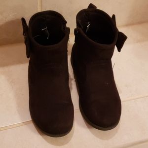 Girl black booties size 11